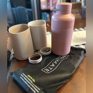 BrüMate Rotera 65oz water bottle w/ extra sleeves and band